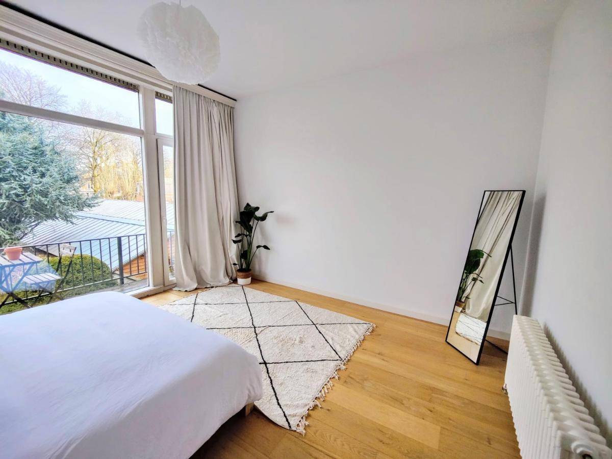 Traditional Chic, High Ceilings' Aircos And Garage Apartment *