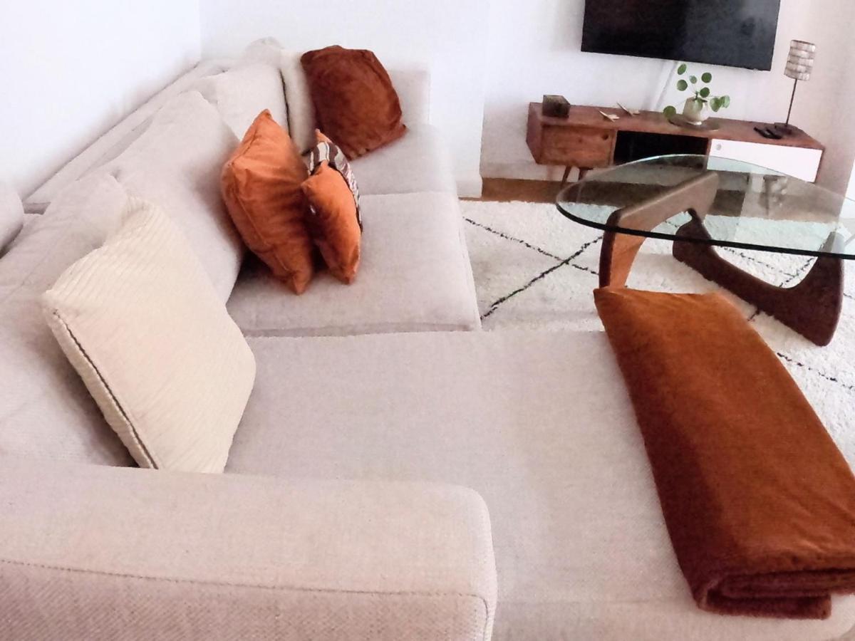 Apartment Traditional Chic, High Ceilings' Aircos And Garage *